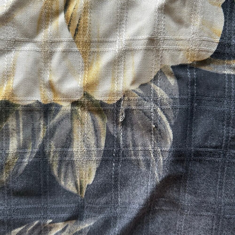 Tommy Bahama men's 100% silk Hawaiian shirt size XL - Picture 3 of 7